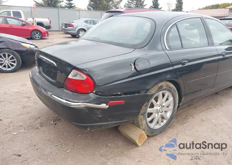2000 Jaguar S-Type 4.0L V8 from USA, damaged, VIN SAJDA01DXYGL50420